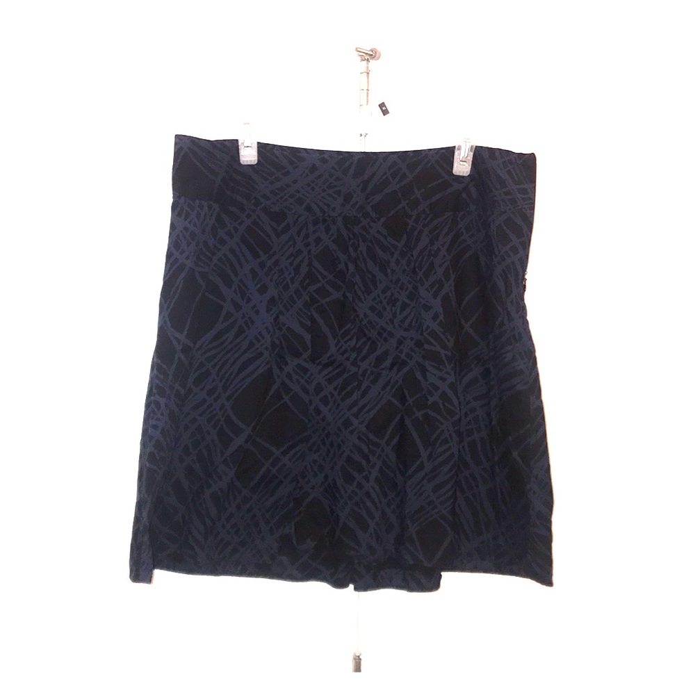 Mossimo navy & black skirt